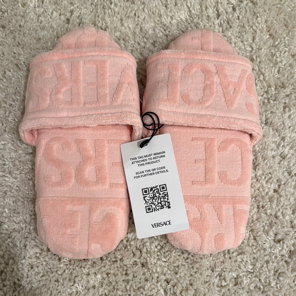 NWT Versace Allover Slippers